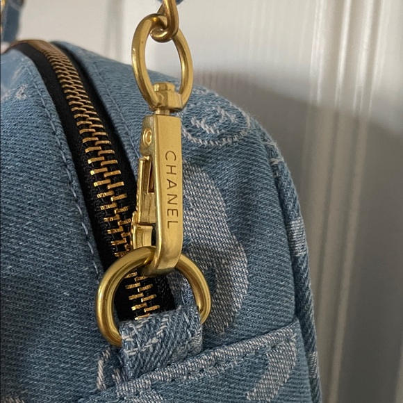 Chanel Beaute Makeup Denim Blue Crossbody Pouch Bag - Picture 4 of 16